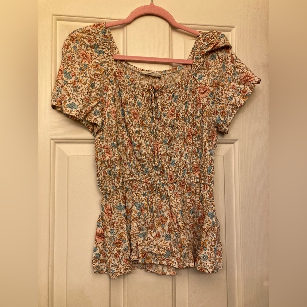 Everyday Chic Boutique brand, size large, Floral Smocked Peplum Top
